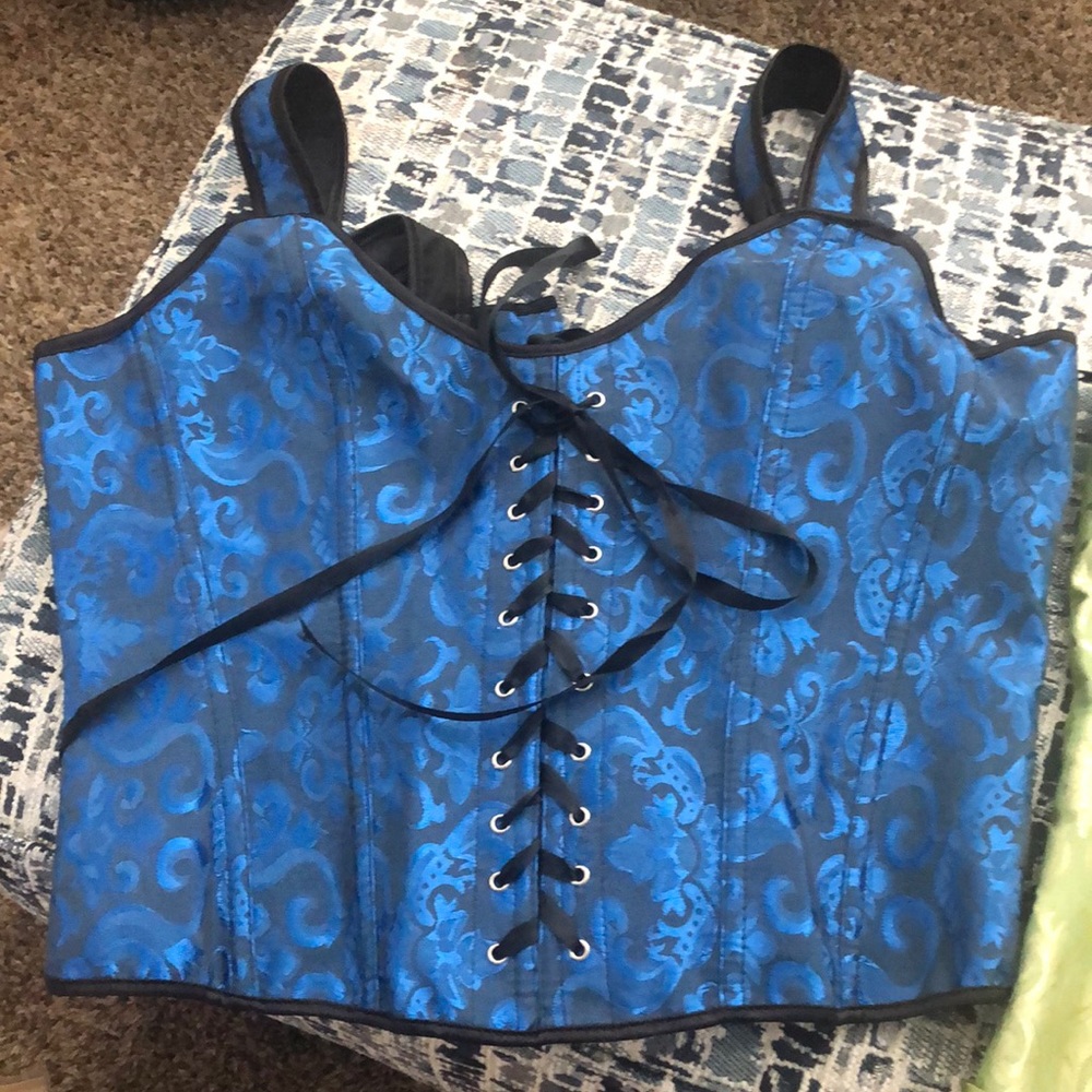 Corset.  New.  Adjustable sizing  of 12-18